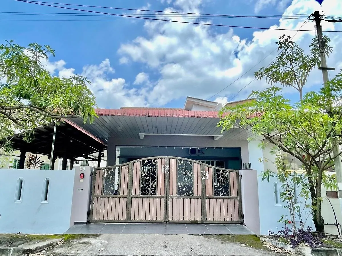 Comfort 36 Entire House At Alma Bukit Mertajam Holiday home